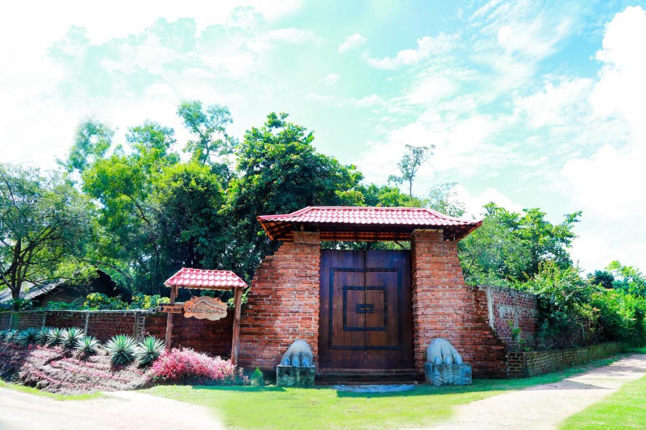 Hotel Cloudz Sigiriya Exterior foto