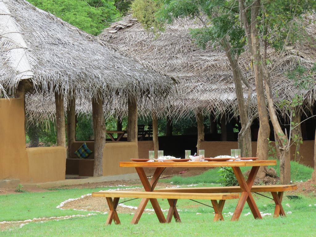 Hotel Cloudz Sigiriya Exterior foto