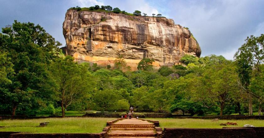 Hotel Cloudz Sigiriya Exterior foto